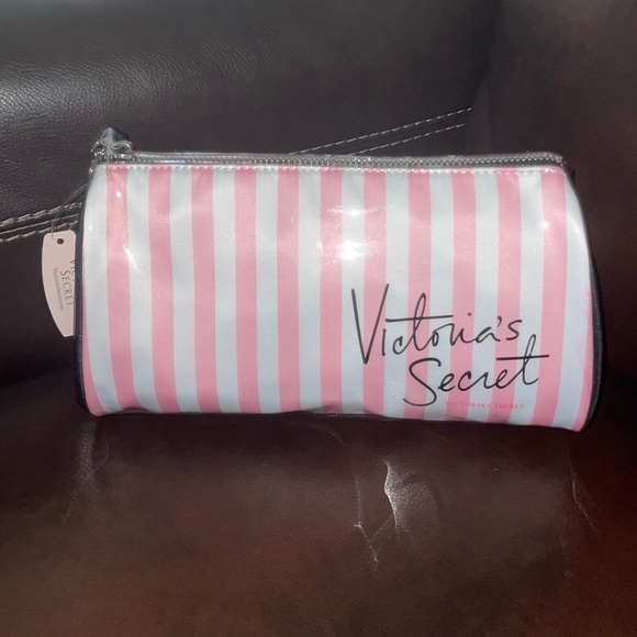 Victoria's Secret Handbags - NWT!! Victoria’s Secret Makeup Bag